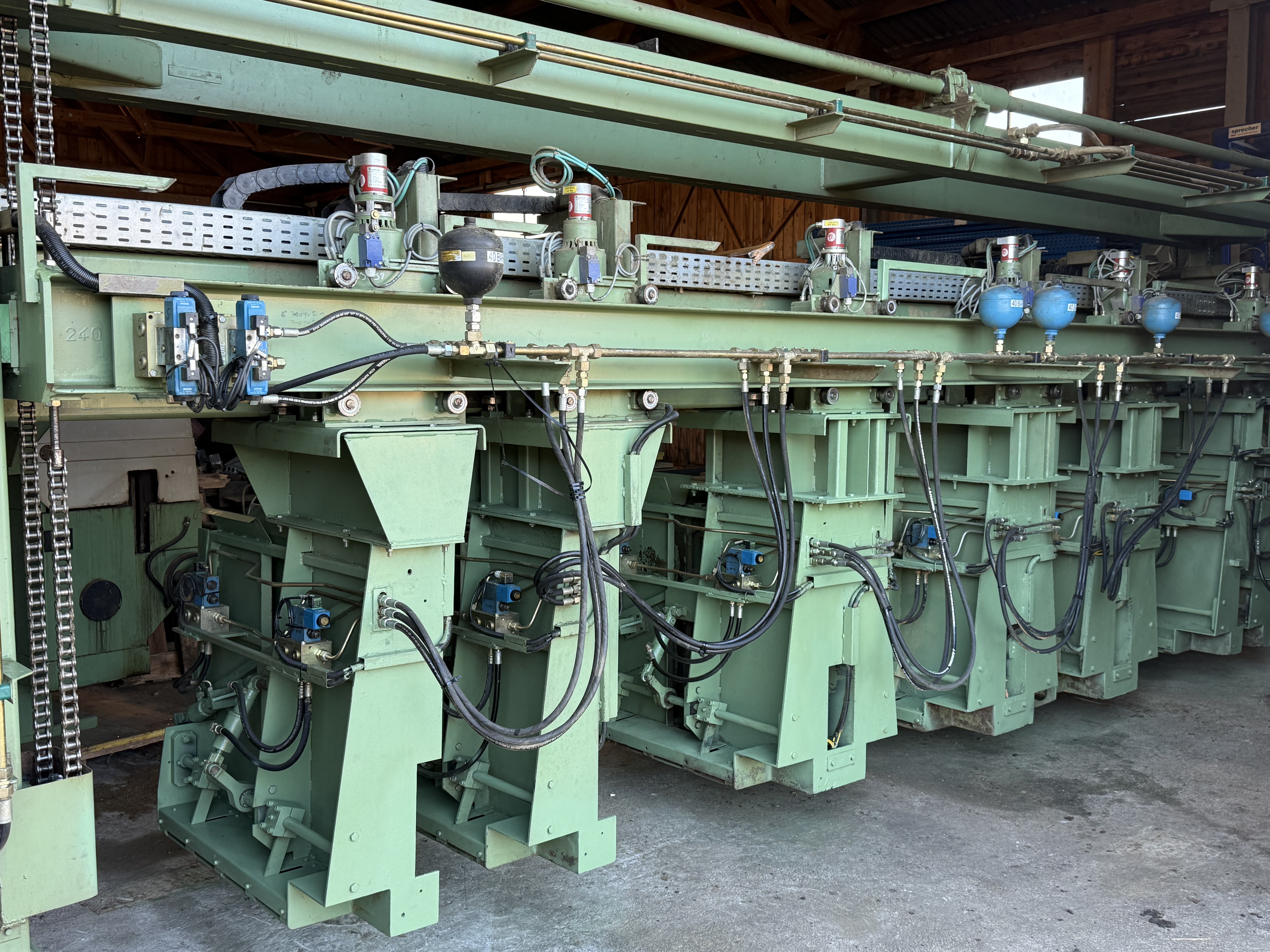 Springer Lattenlegung mit Magazinen